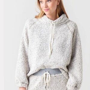 Dylan Los Angeles  Women Plush Pullover and Pants set Oatmeal Color Size Medium